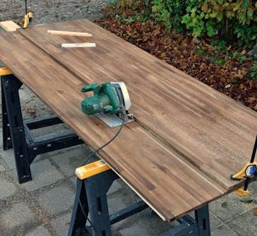 Nye trappetrinn: Skjær ut trinnene i riktig dybde Nye trappetrinn: Skjær ut trinnene i riktig dybde